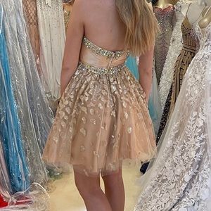 Size 6 gold dress